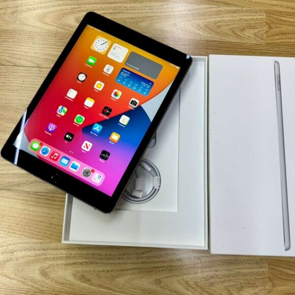 Apple iPad Air 2 – 128GB Wi-Fi With Box & Charger Like New Condition - Picture 2 of 12